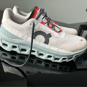 On cloud Cloudmonster mens running shoes. Size 11